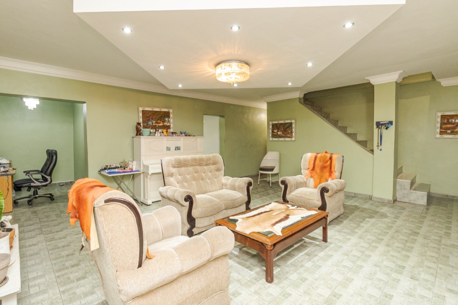 4 Bedroom Property for Sale in Devon Park Western Cape